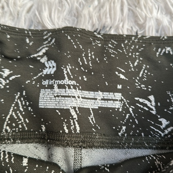 All In Motion Olive Green Winter Weight Patterned Leggings, Medium - Picture 2 of 6